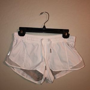 lululemon hotty hot short shorts